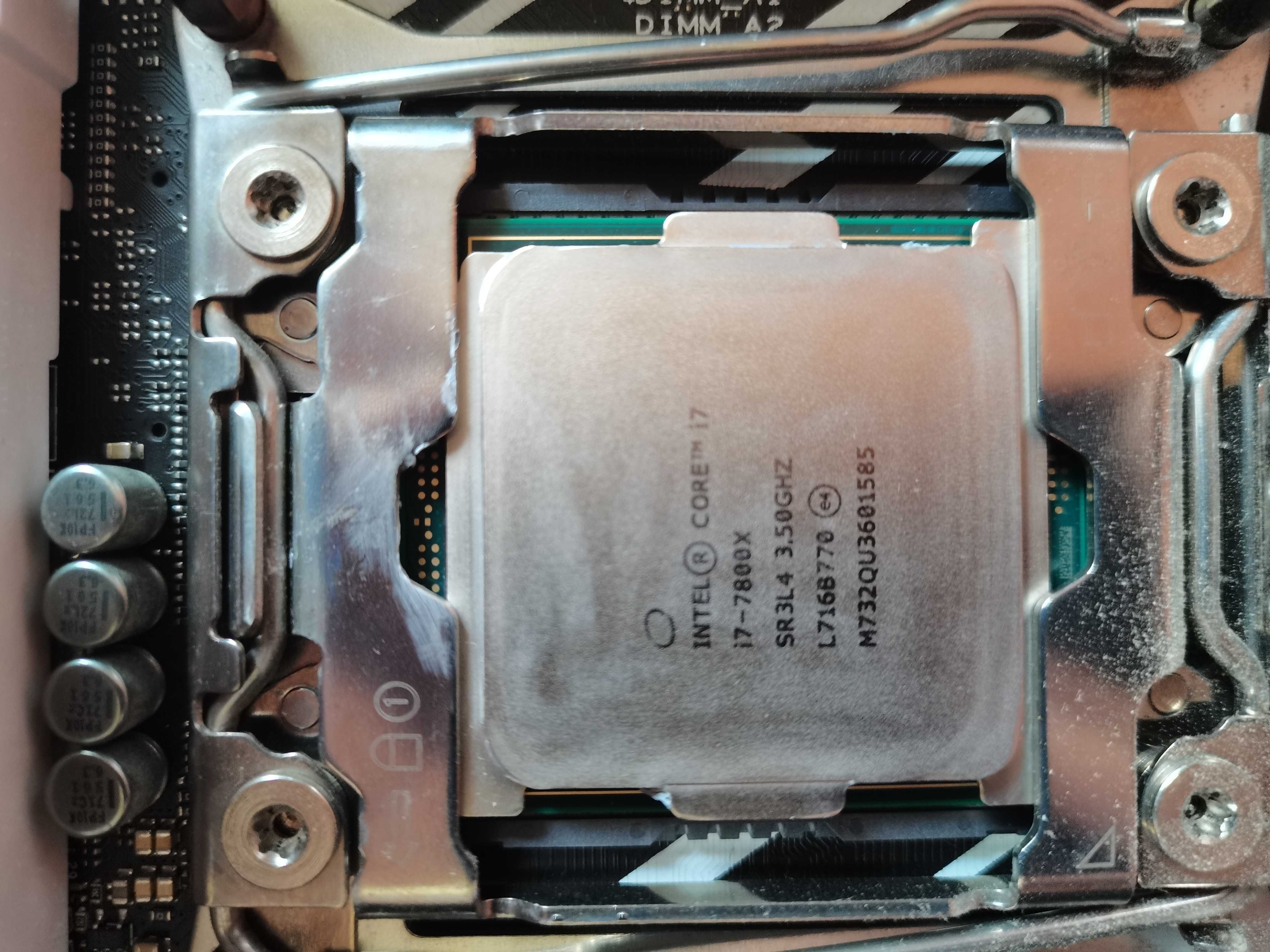 Asus PRIME X299-Deluxe + Intel I7 7800X + Corsair VENGEANCE® LPX 16GB