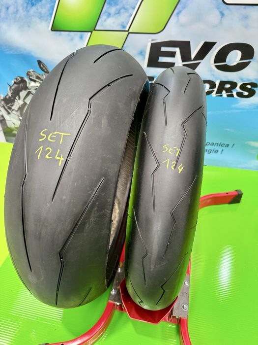 Set Anvelope Moto 120 70 17 si 200 55 17 Pirelli 2023 Semislick set124