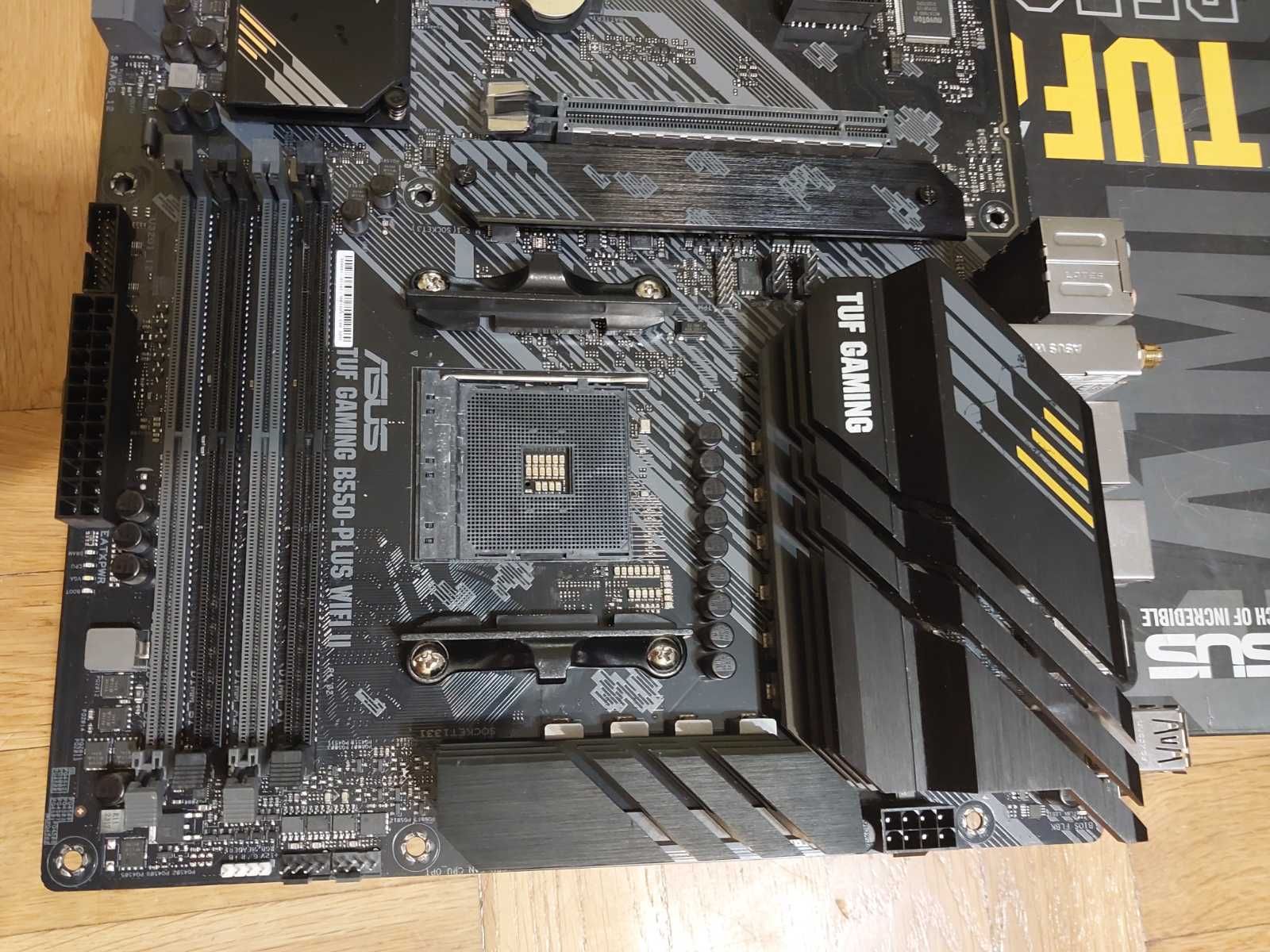 AMD Ryzen 7 5800X + Asus TUF B550-Plus Wi-Fi, AM4