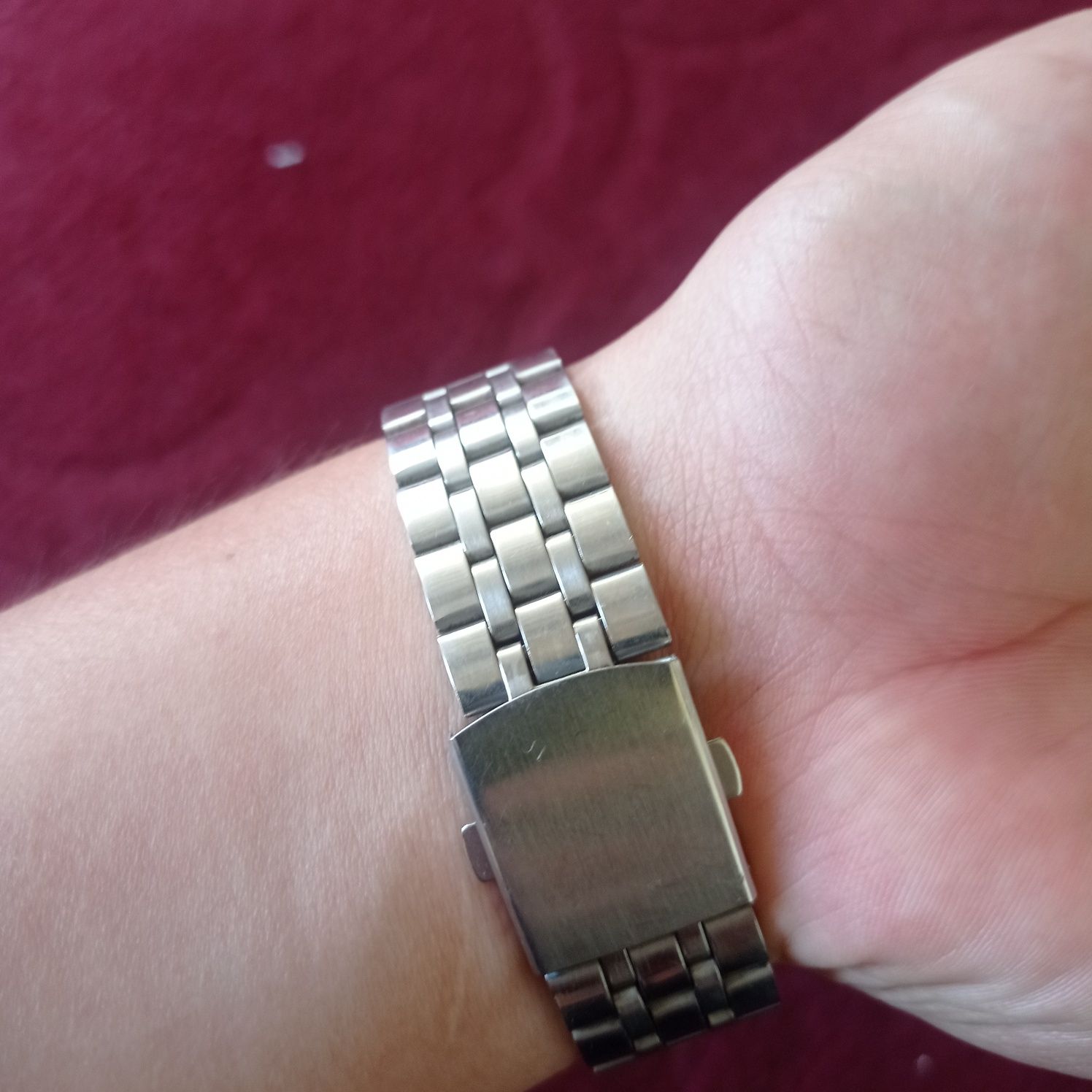 Tissot soat  zur ishlaydi
