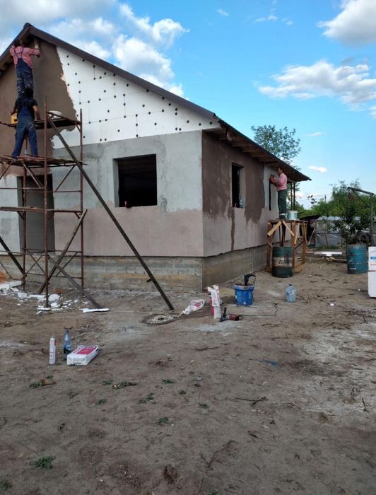 Vând casă pe structură metalică