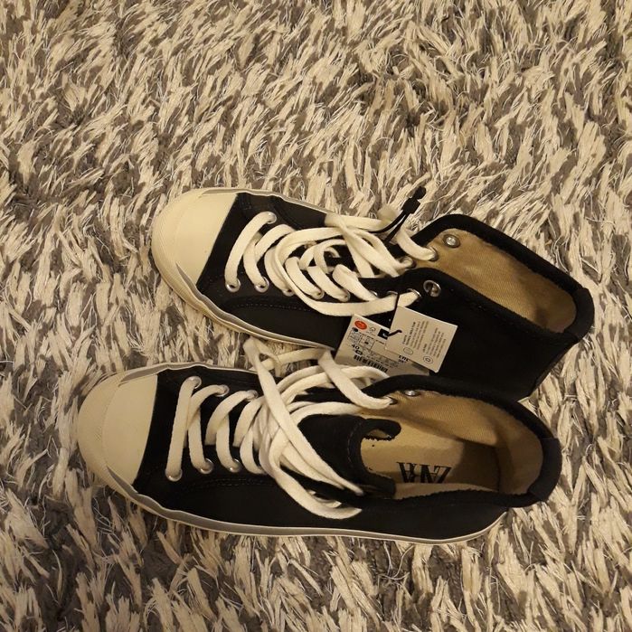 Bascheti din piele intoarsa, mar 40, marca Zara