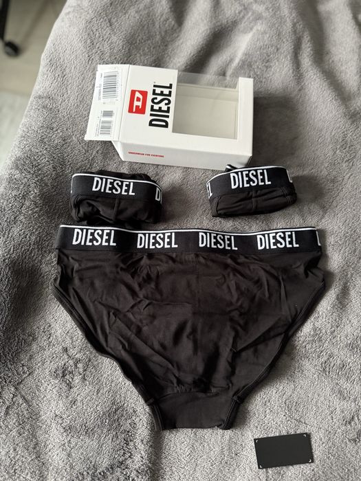 Diesel set 3 chiloti culoare neagra marimea L noi originali
