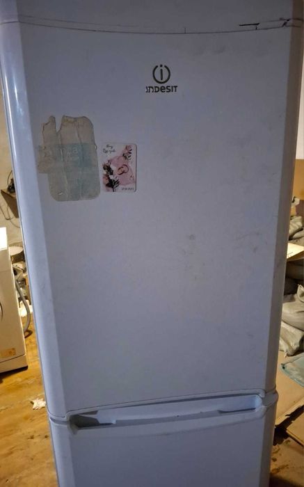 Холодильник белый