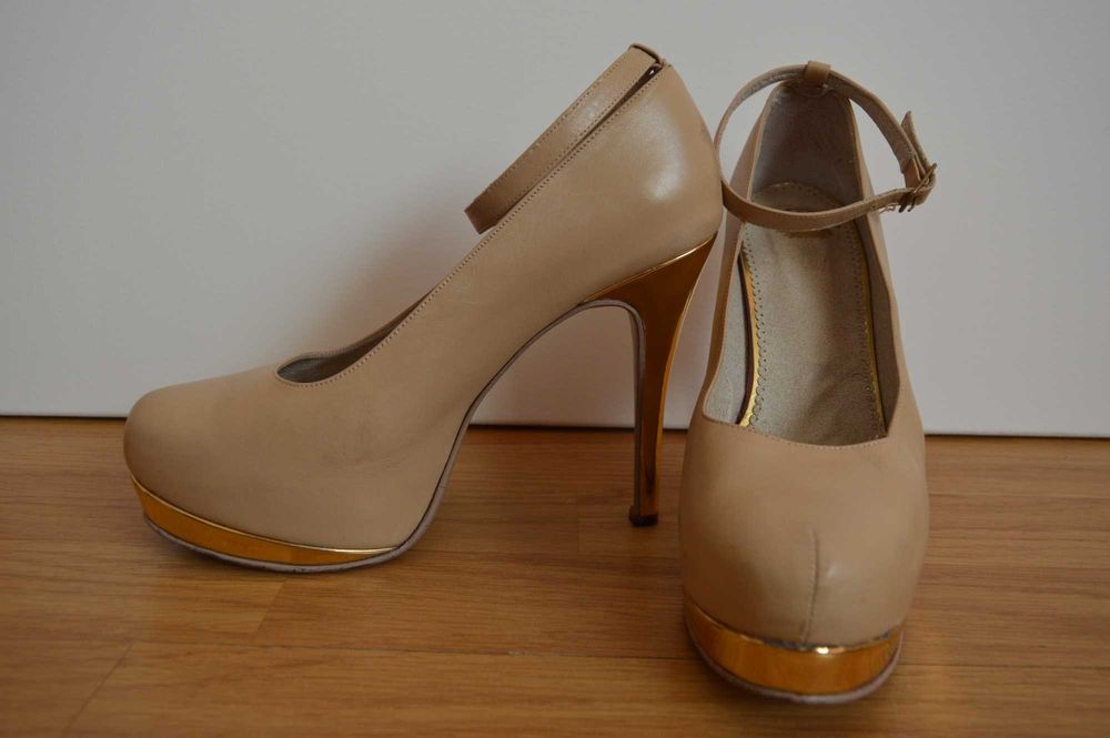 Обувки на платформа