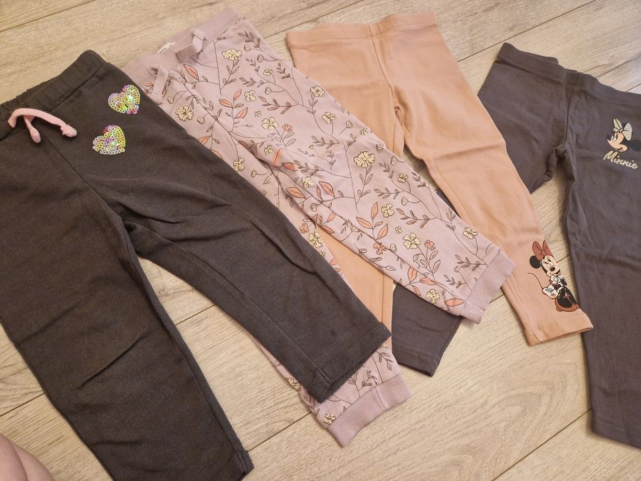 Vand lot 4 perechi pantaloni marime 98