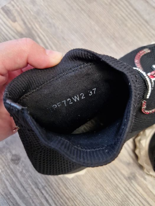 Adidasi Valentino Garvani