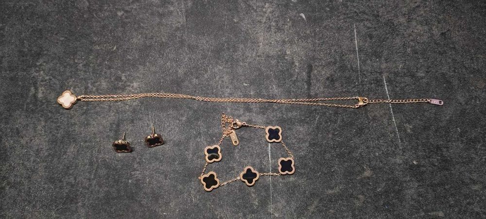 Set Bijuterii Trifoi ( bratara + lantic + cercei )