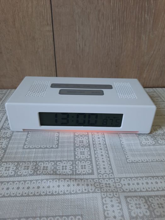 Ceas digital cu radio FM, Atlas ( Franta)