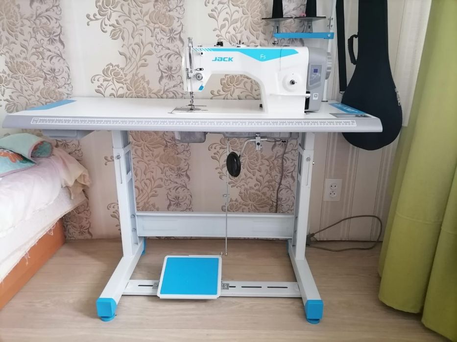 Швейная машинка большая