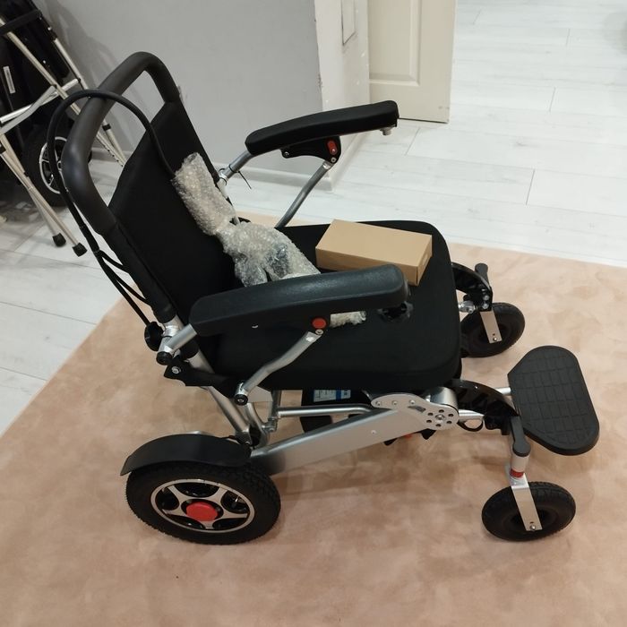 Нова Сгъваема електрическа инвалидна количка