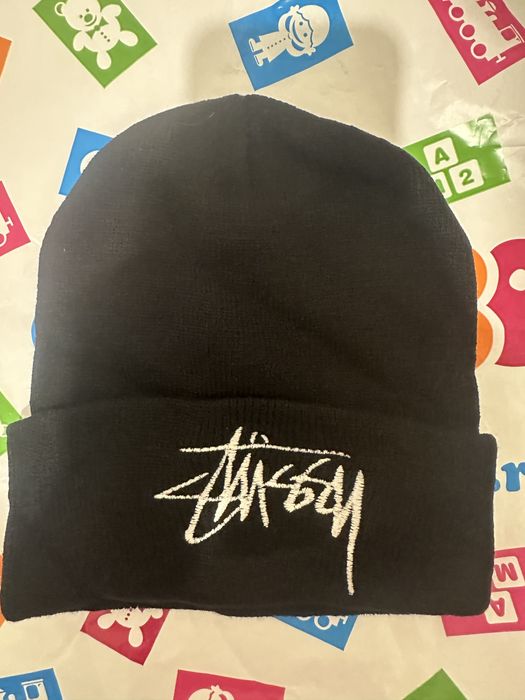 - Caciula Stussy -