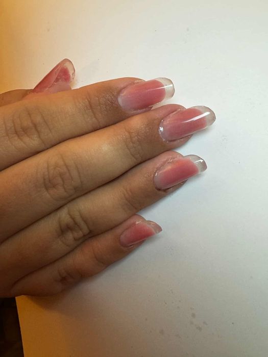 Manichiuristă (unghii gel/ semipermanente) –Caut cliente noi în Galați