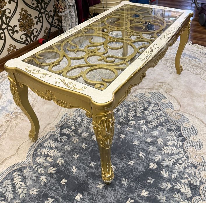 Элегантный журнални стол