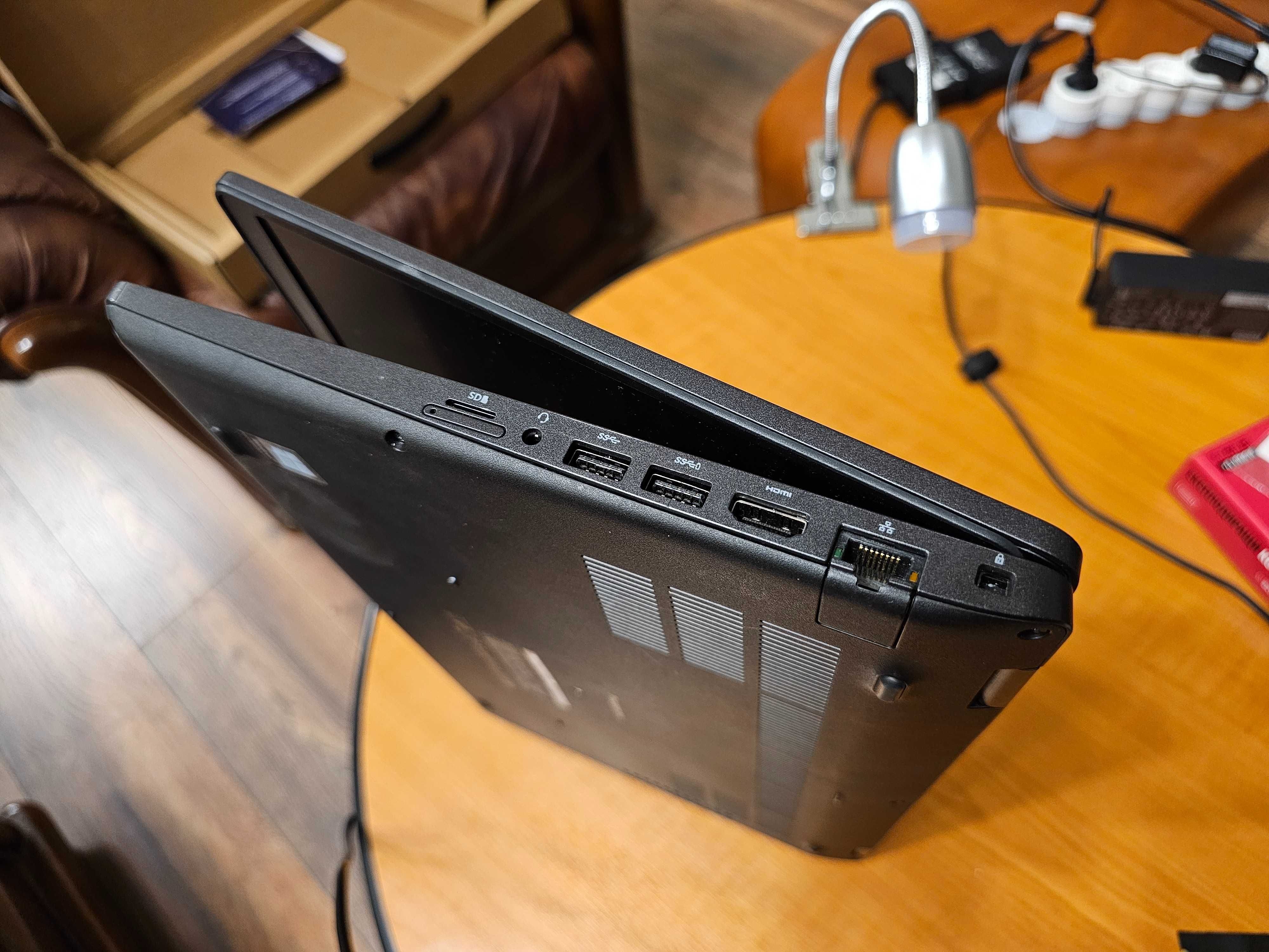 Лаптоп Dell Precision 3541 Intel i7 Nvidia Quadro