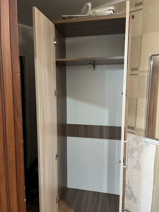 Продам шкаф в прихожую