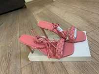 Нови сандали с връзки Guess