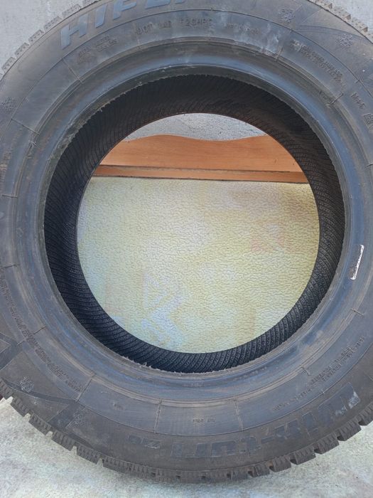 Срочно продаются  б/у зимние шины