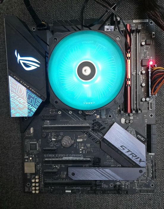 Placă de bază ROG Strix Z390-F
