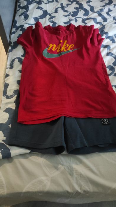 Vând haine și încălțăminte de copii de la vârsta 12/14 ani