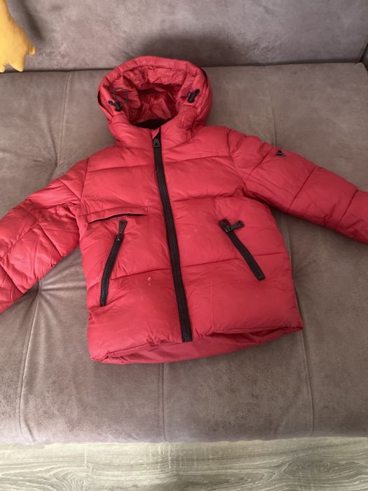 Продам куртку для девочки