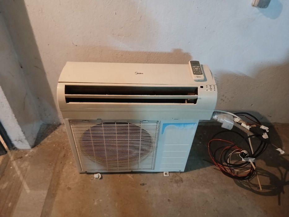 Климатик работещ  мидея  9ка .