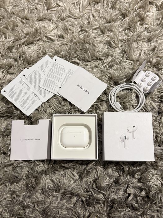 Airpods pro 2.