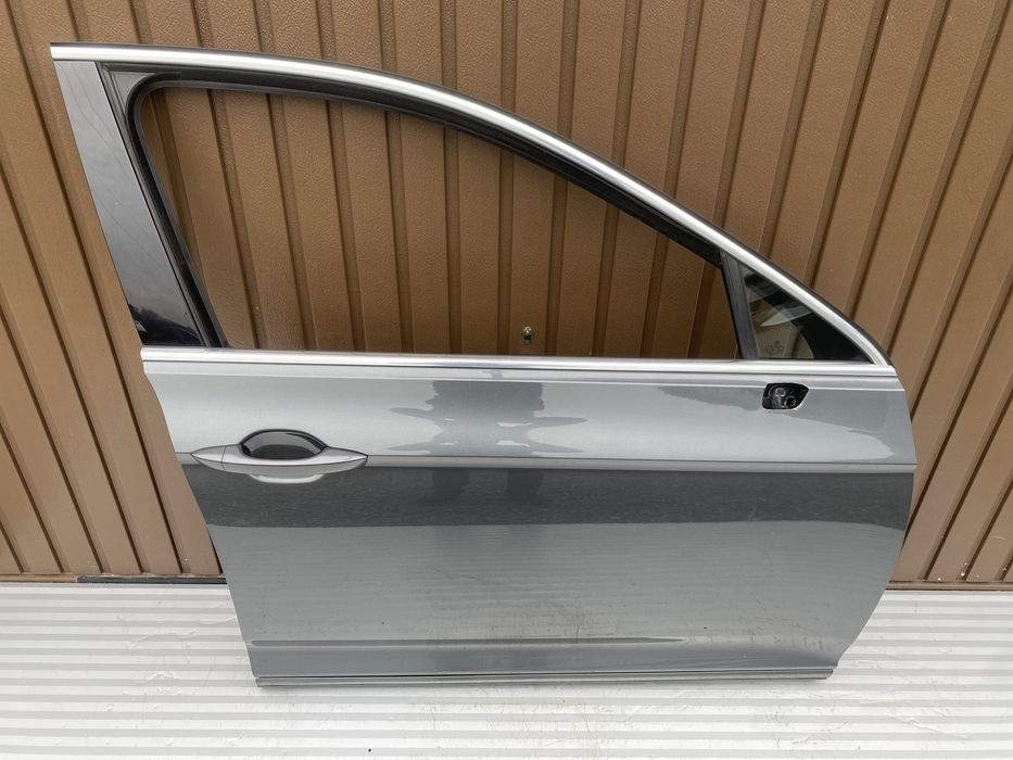 Usa dr fata vw Passat B8 cod de culoare LR7H  2015-2020