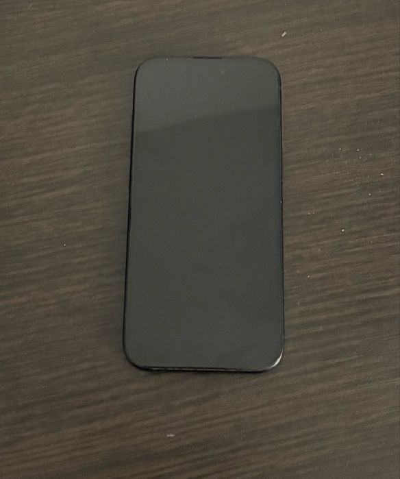 Iphone 15 aproape nou