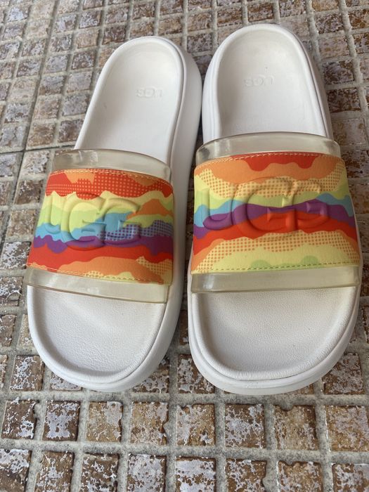 2 чифта UGG слайдери