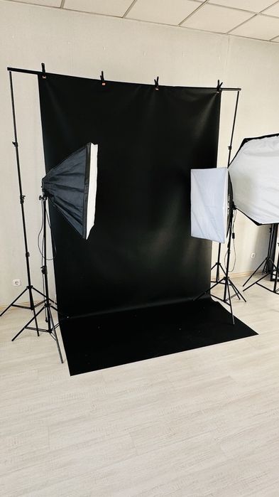 Фон белый,черный с стойкой для видео и фото