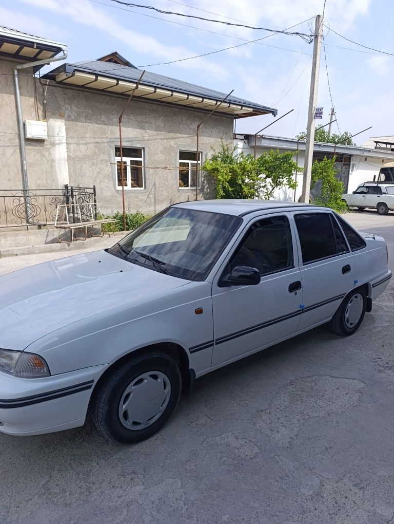 Nexia sons luks bez kansaner Yili 2005 metan bor matori qilingan