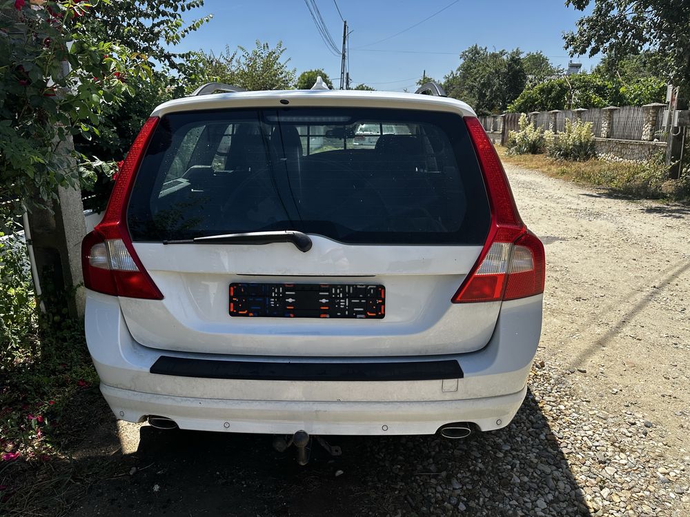 Vand Volvo V70 2.4d 2012 - motor defect