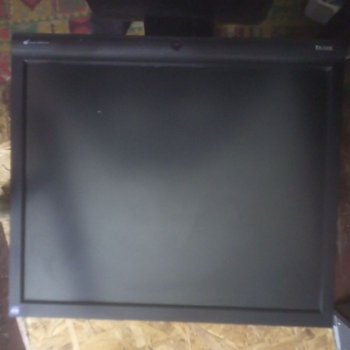 Продаю два рабочих монитора