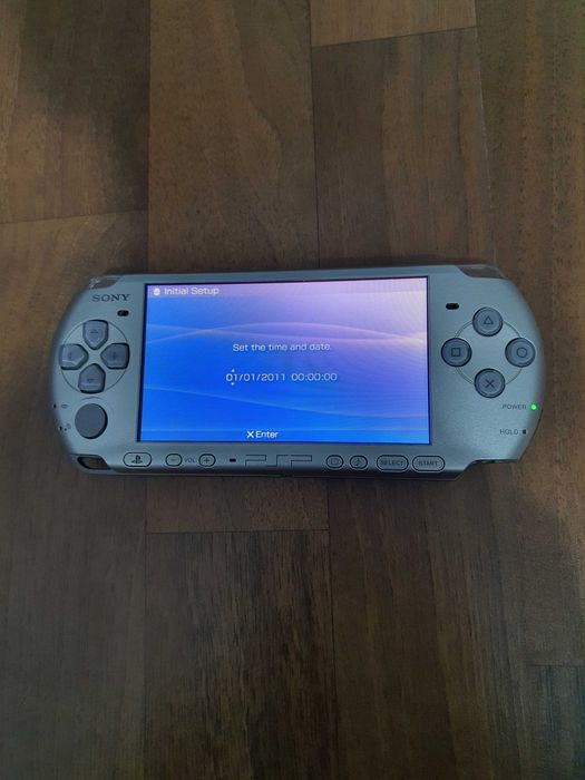 PSP 3000 silver modat + card + husa