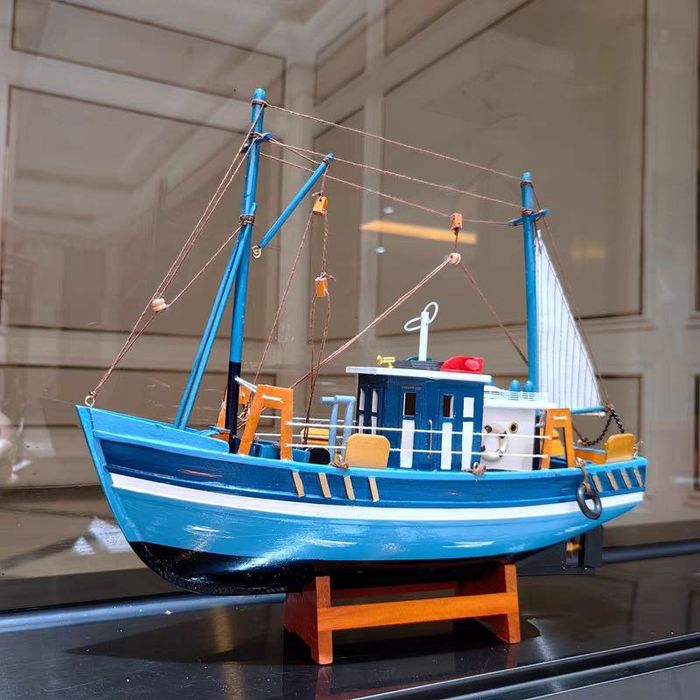 Корабль из дерева  необычный для офиса   для шефа