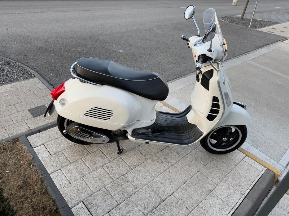 Piaggio Vespa GTS 300 | Stare Impecabilă |