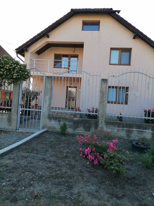 Casa de vânzare  în Zimandcuz