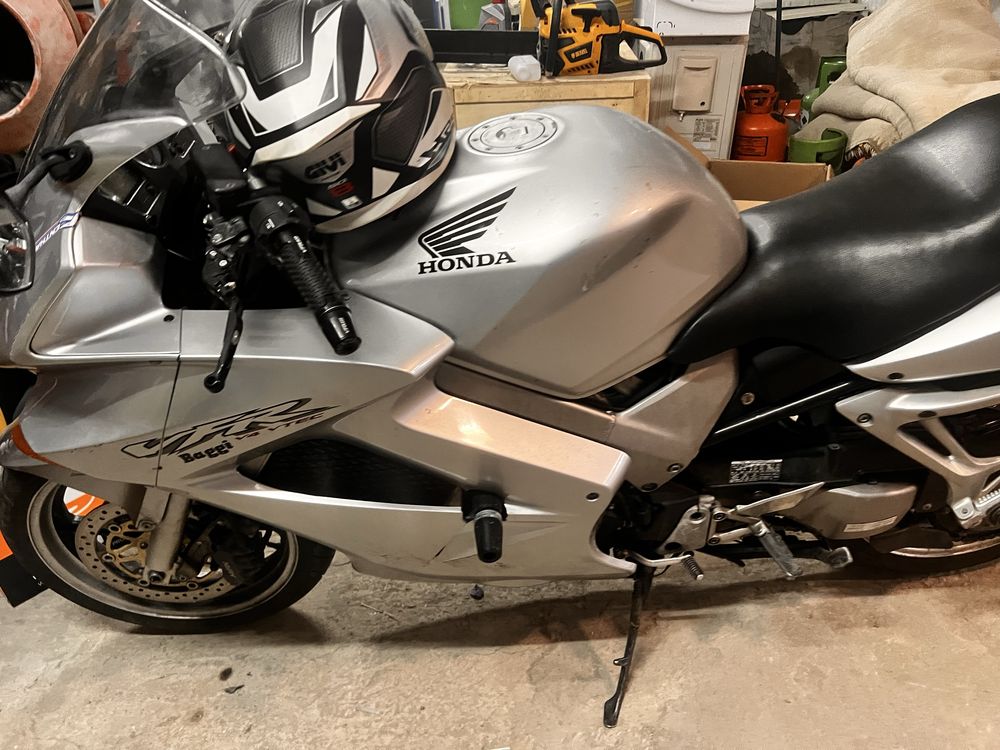 Продавам Honda VFR 800 ABS – 2002 г. Хонда