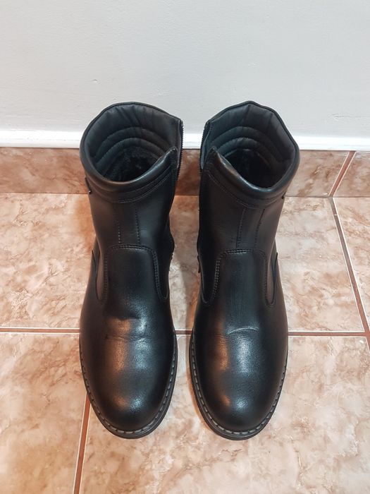 Cizme de piele negre