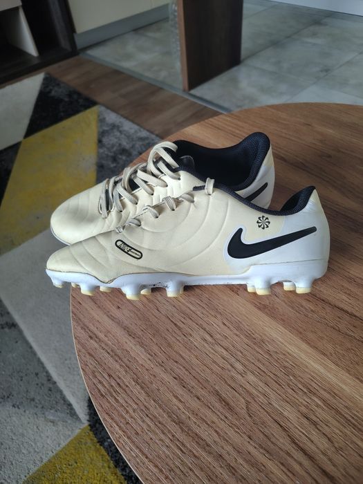 Футболни бутонки nike