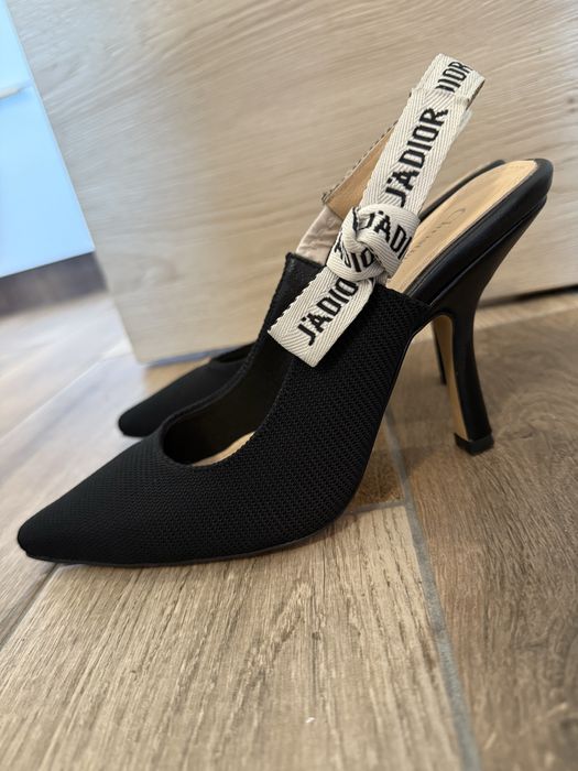 Продавам маркови обувки casadei zara elisabetta franchi dior