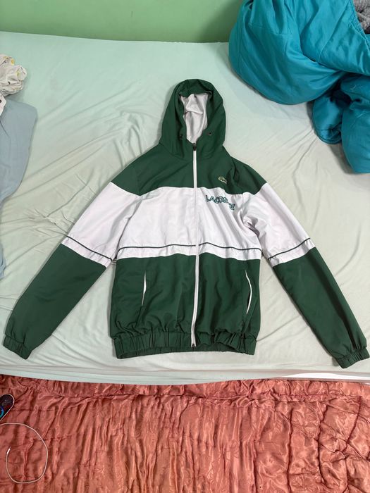 Бяло зелен екип на lacoste
