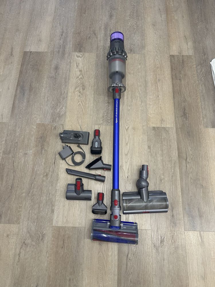 Продам пылесос Dyson v11  absolute extra pro