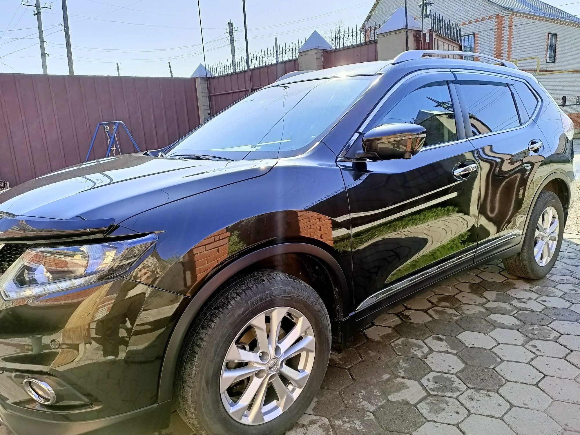 Автомобиль Nissan x-trail