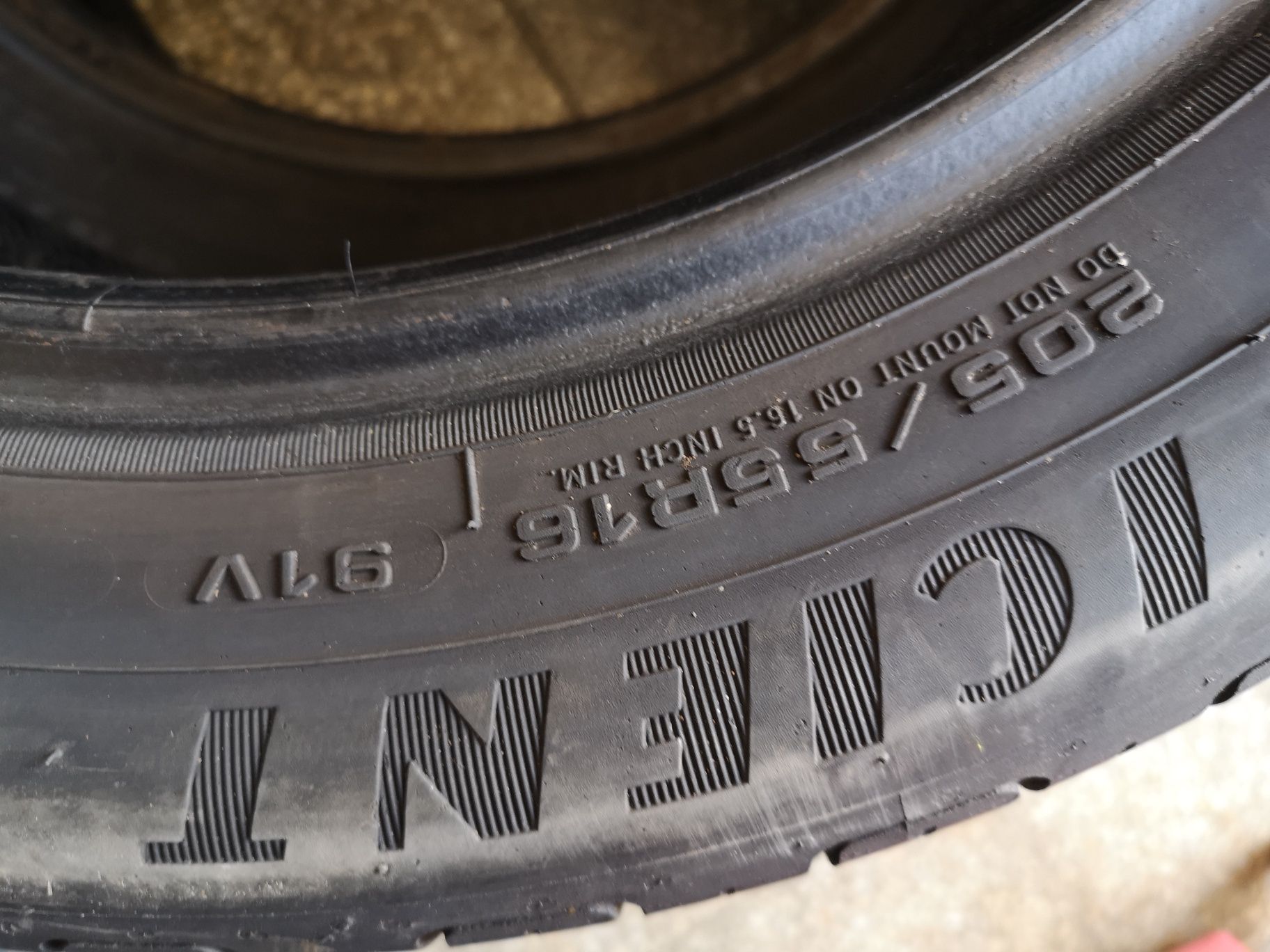 205 55 16 Goodyear Efficient Grip Performance