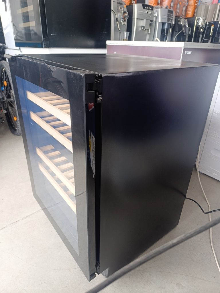 Витрина за вино  WINE COOLER
