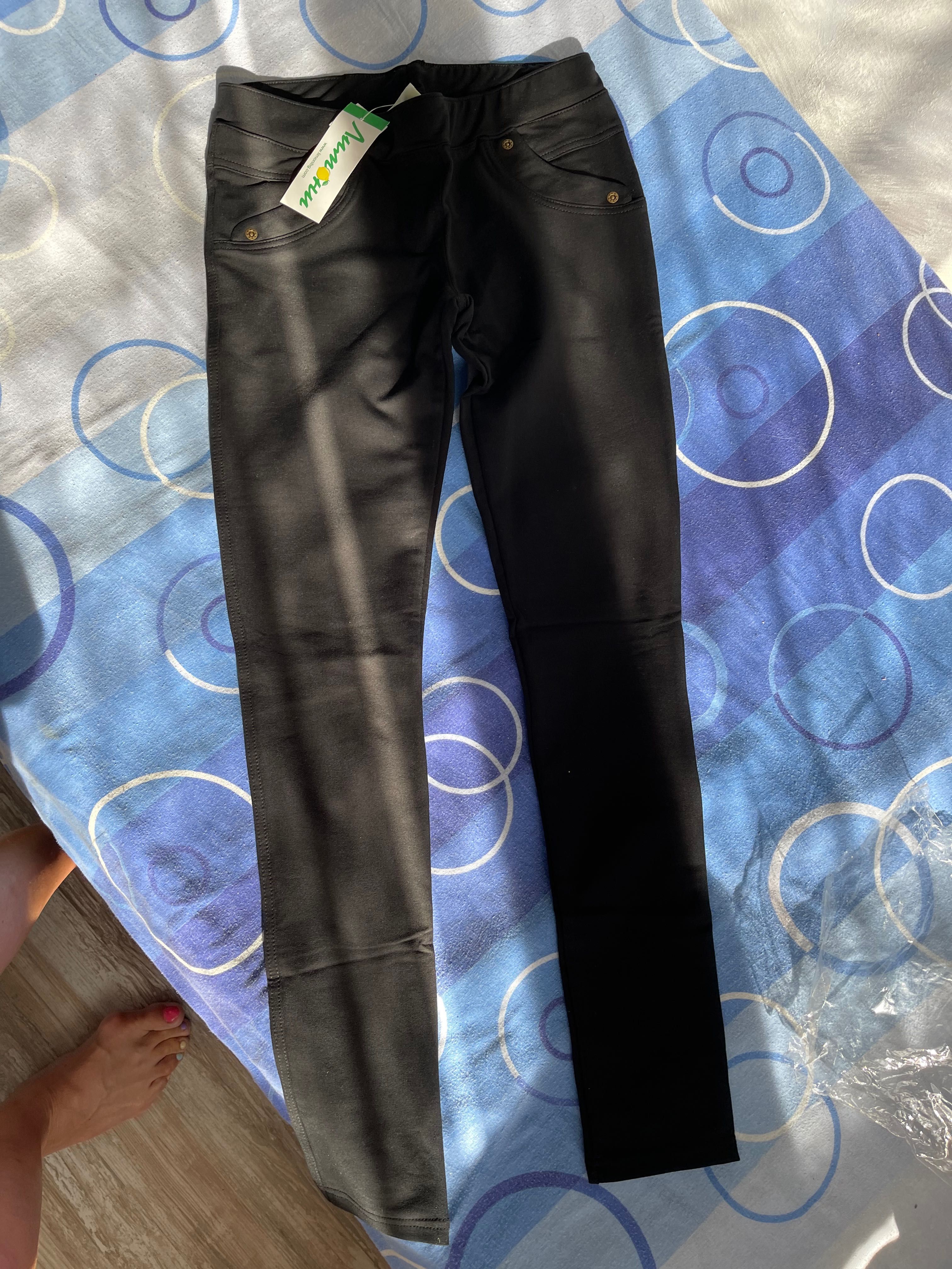 Черен панталон размер М на фирма Лимони