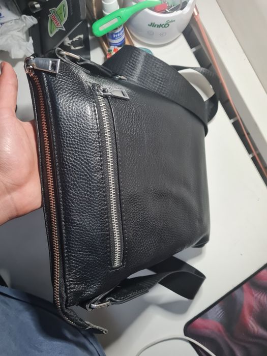 Мужская сумка через плечо из эко - кожи в отличном состоянии