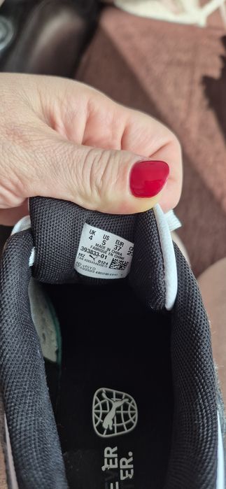 Vând adidași puma si adidas